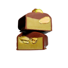 LOCO LOVE Twin Pistachio Mylk Praline 70g